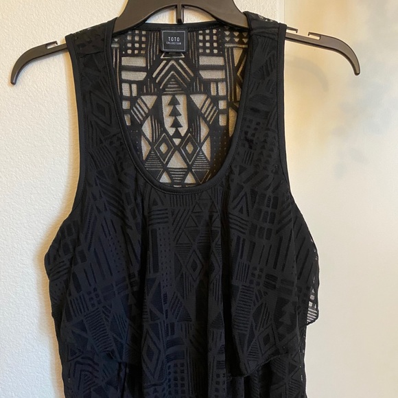 SOLD - Top with Gorgeous Pattern (See Pics) - Picture 3 of 3